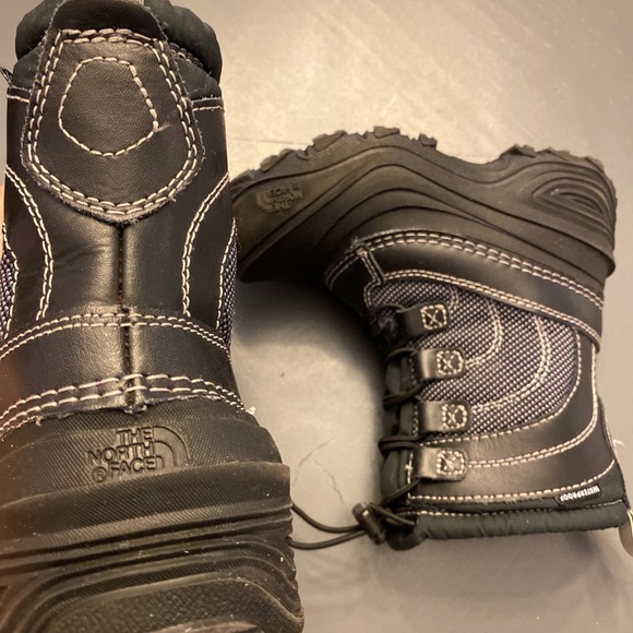 The Northface (Boys Bungee Lace Waterproof Boot) - Picture 5 of 5